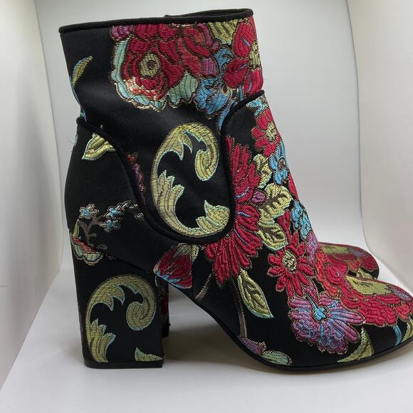 Marc Fisher Shoes - Womens Marc Fisher Jana Embroidered Multi Color Floral Print Ankle Boots Sz 8.5